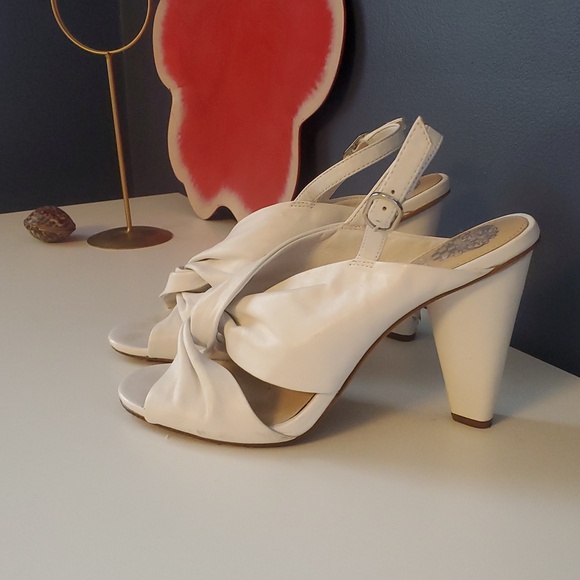 Vince Camuto Kattie White Leather Pumps Size 8.5 Classic Heels, Minor Heel Wear - Picture 9 of 14